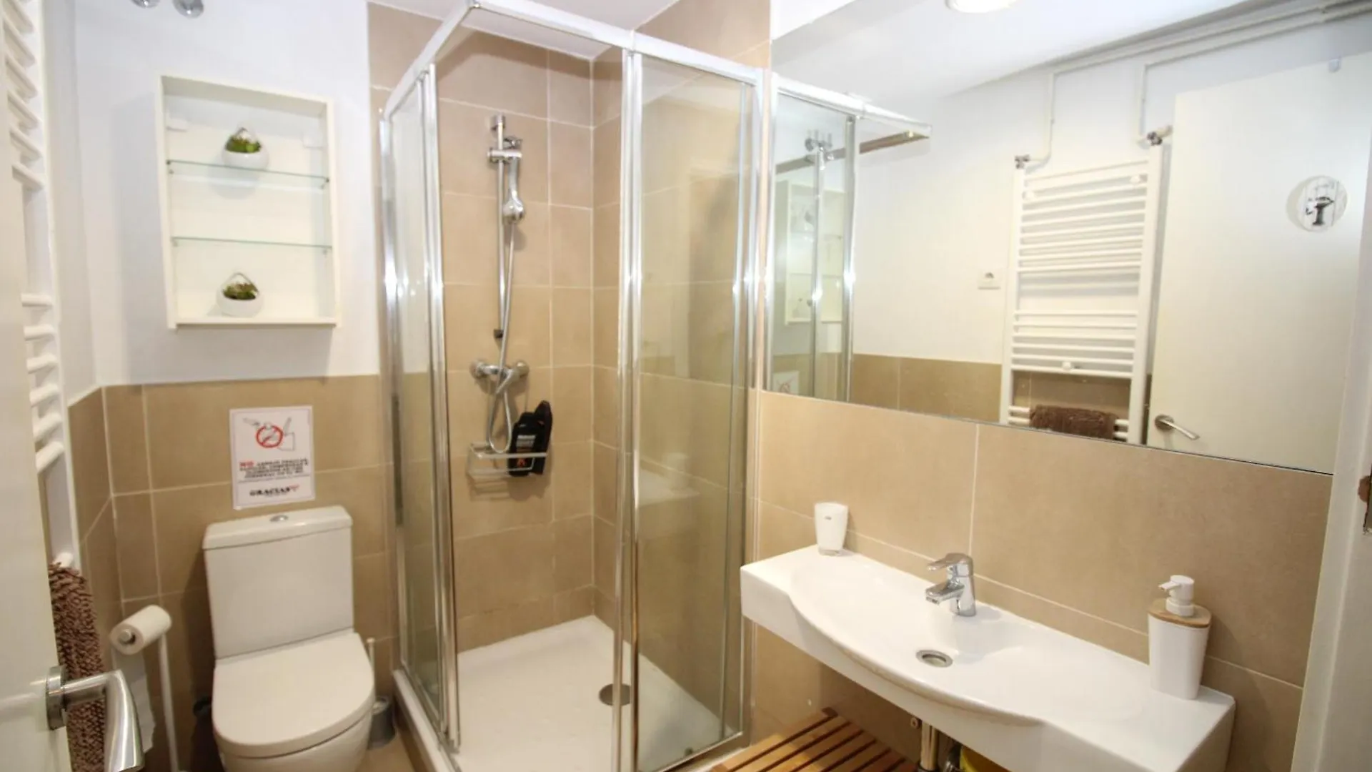 Habitaciones Acogedoras En Borrell Spain