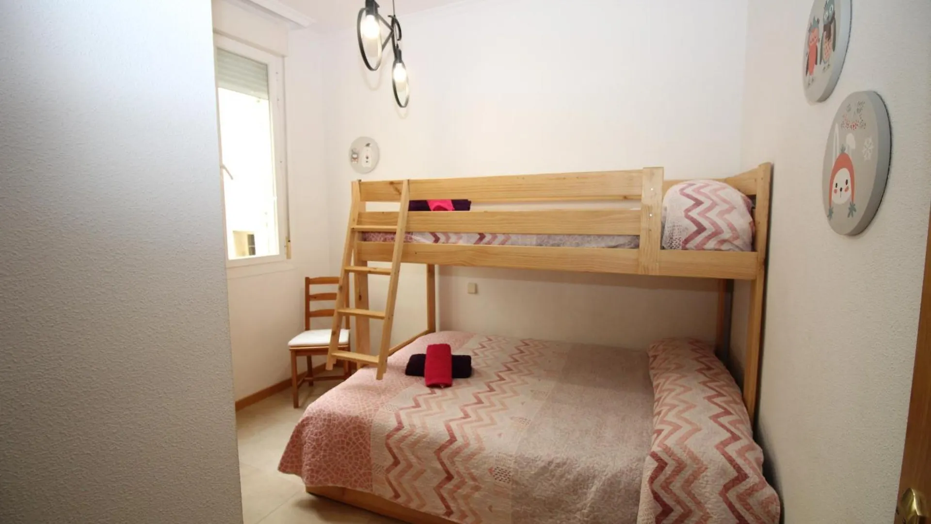 Habitaciones Acogedoras En Borrell Bed & Breakfast