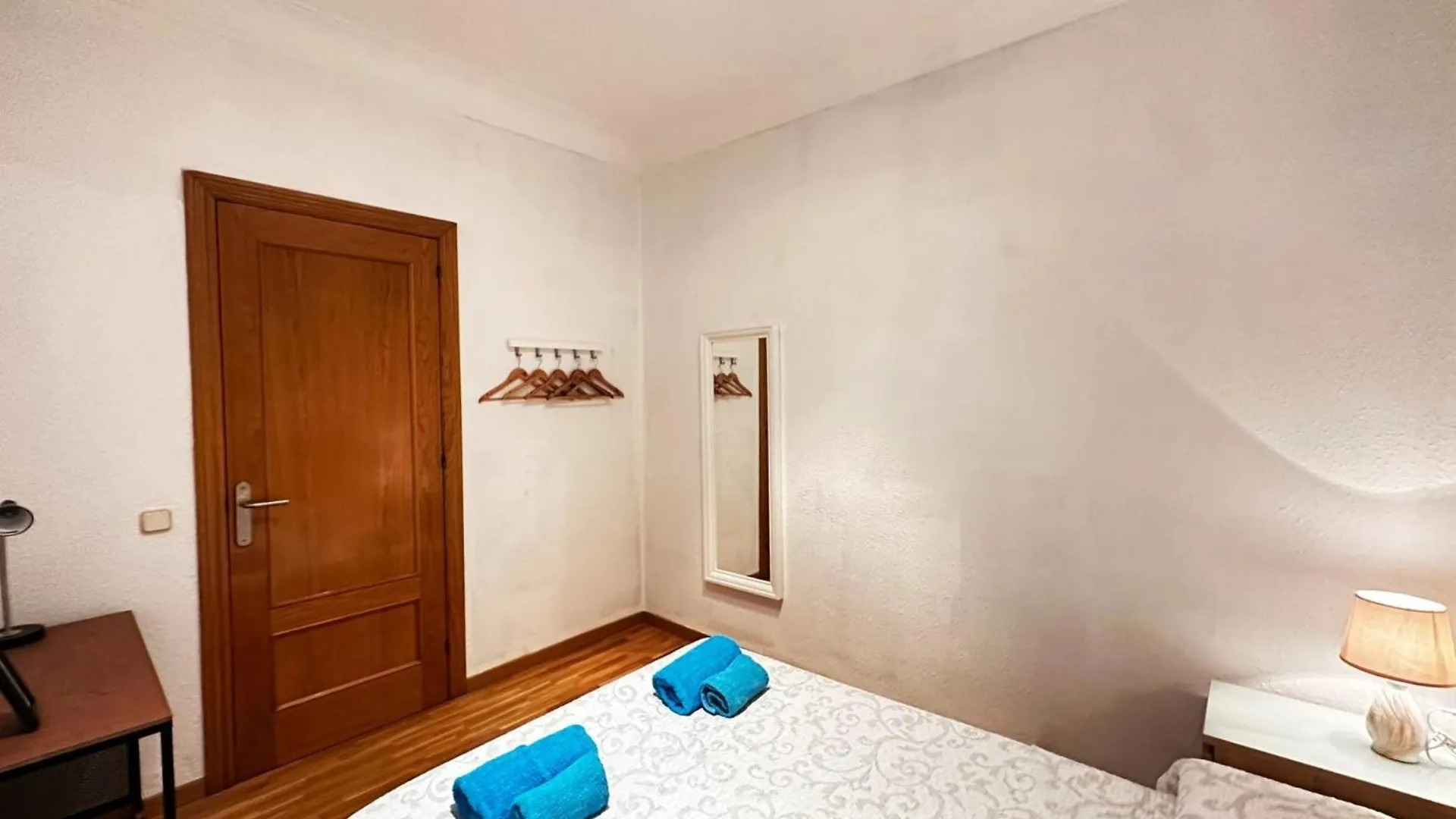 Habitaciones Acogedoras En Borrell Barcelona